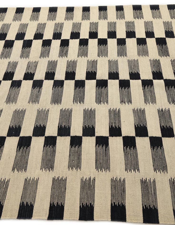 Detail image of 5' 9 x 7' 8  Hand Woven Kilim Modern Wool Rug