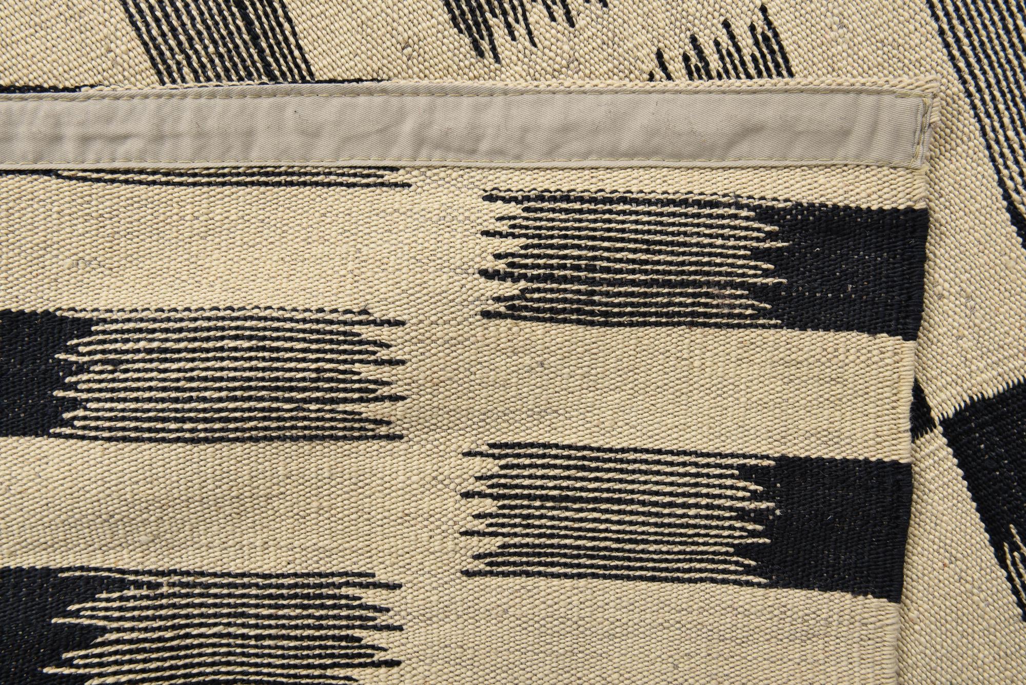 5' 9 x 7' 8 Hand Woven Kilim Modern Wool Rug