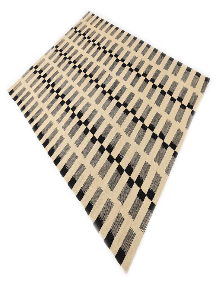 Detail image of 5' 6 x 7' 8  Hand Woven Kilim Modern Wool Rug