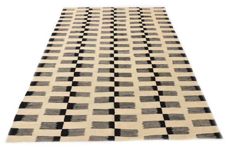 Detail image of 5' 6 x 7' 8 Hand Woven Kilim Modern Wool Rug