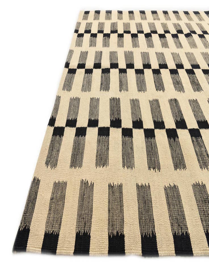 Detail image of 5' 6 x 7' 8  Hand Woven Kilim Modern Wool Rug