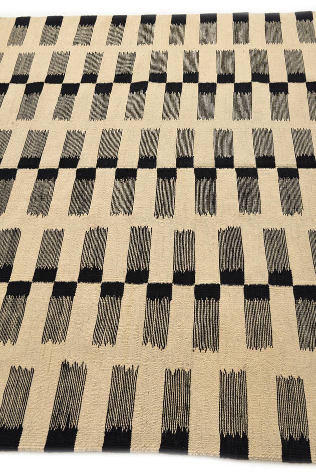 Detail image of 5' 6 x 7' 8 Hand Woven Kilim Modern Wool Rug