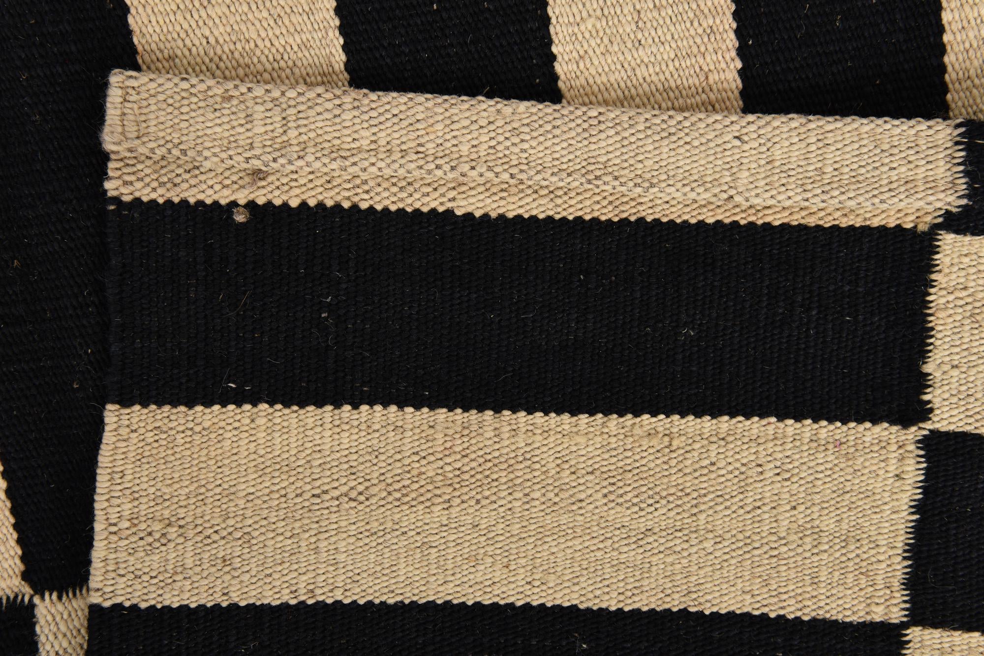2' 7 x 3' 10 Hand Woven Kilim Modern Wool Rug