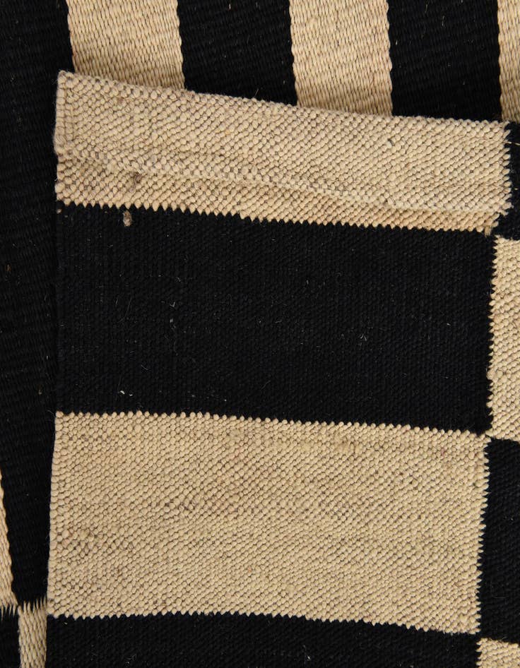 Detail image of 2' 7 x 3' 10  Hand Woven Kilim Modern Wool Rug