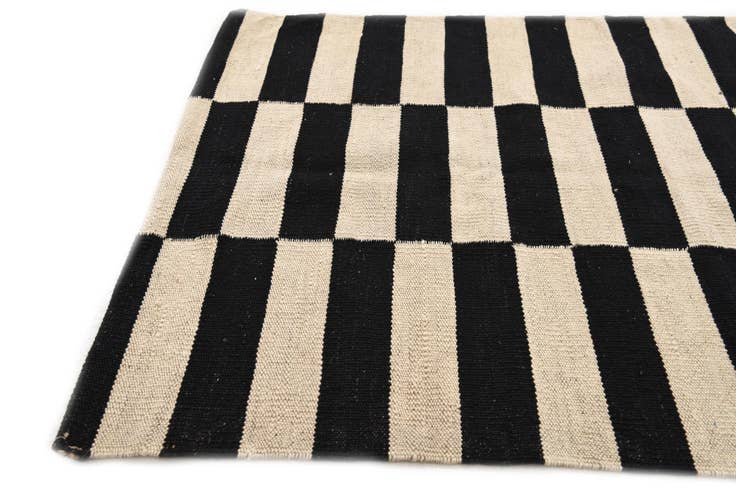 Detail image of 2' 6 x 3' 11 Hand Woven Kilim Modern Wool Rug