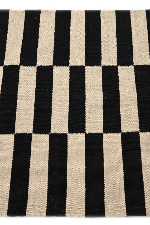 Detail image of 2' 6 x 3' 11 Hand Woven Kilim Modern Wool Rug