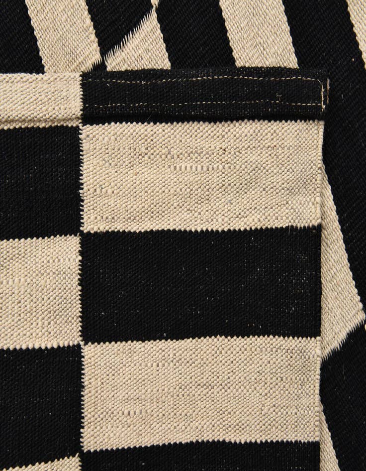 Detail image of 2' 6 x 3' 11  Hand Woven Kilim Modern Wool Rug