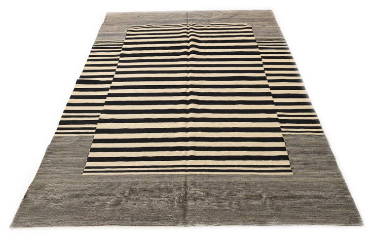 Detail image of 5' 7 x 7' 8 Hand Woven Kilim Modern Wool Rug