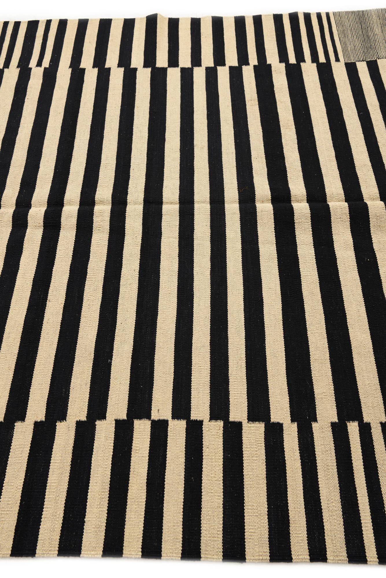 5' 7 x 7' 8 Hand Woven Kilim Modern Wool Rug