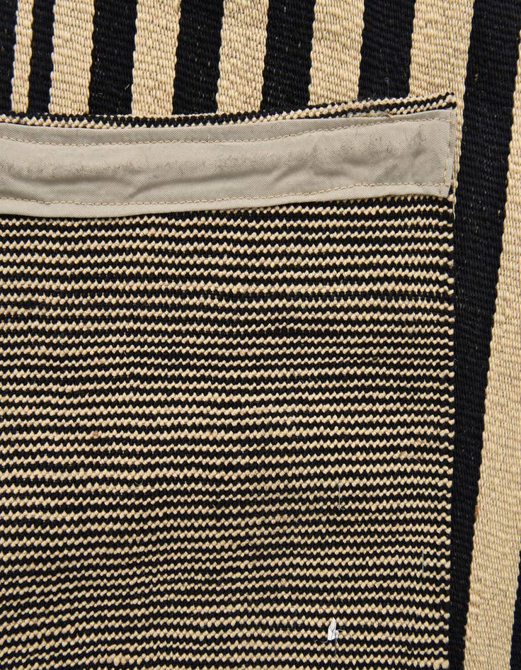 Detail image of 5' 7 x 7' 8  Hand Woven Kilim Modern Wool Rug