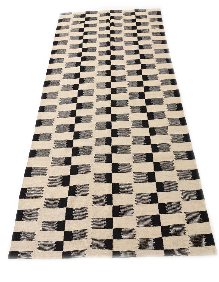 Detail image of 5' 9 x 7' 8  Hand Woven Kilim Modern Wool Rug