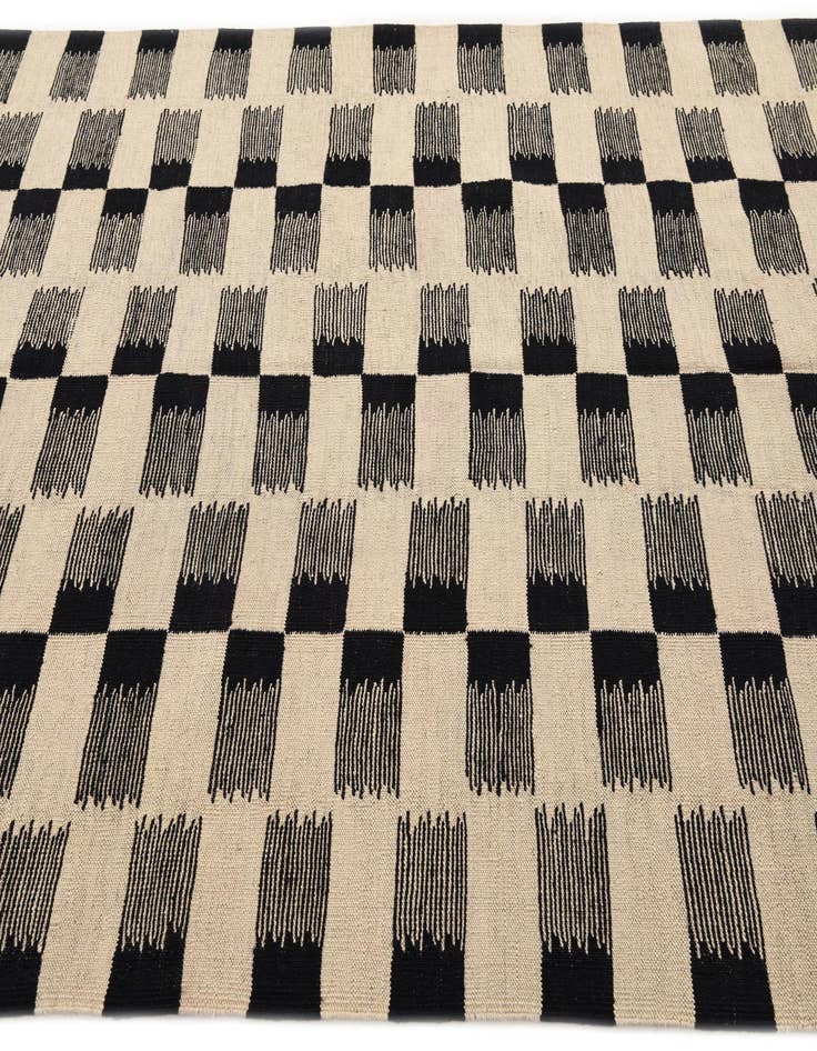 Detail image of 5' 9 x 7' 8  Hand Woven Kilim Modern Wool Rug