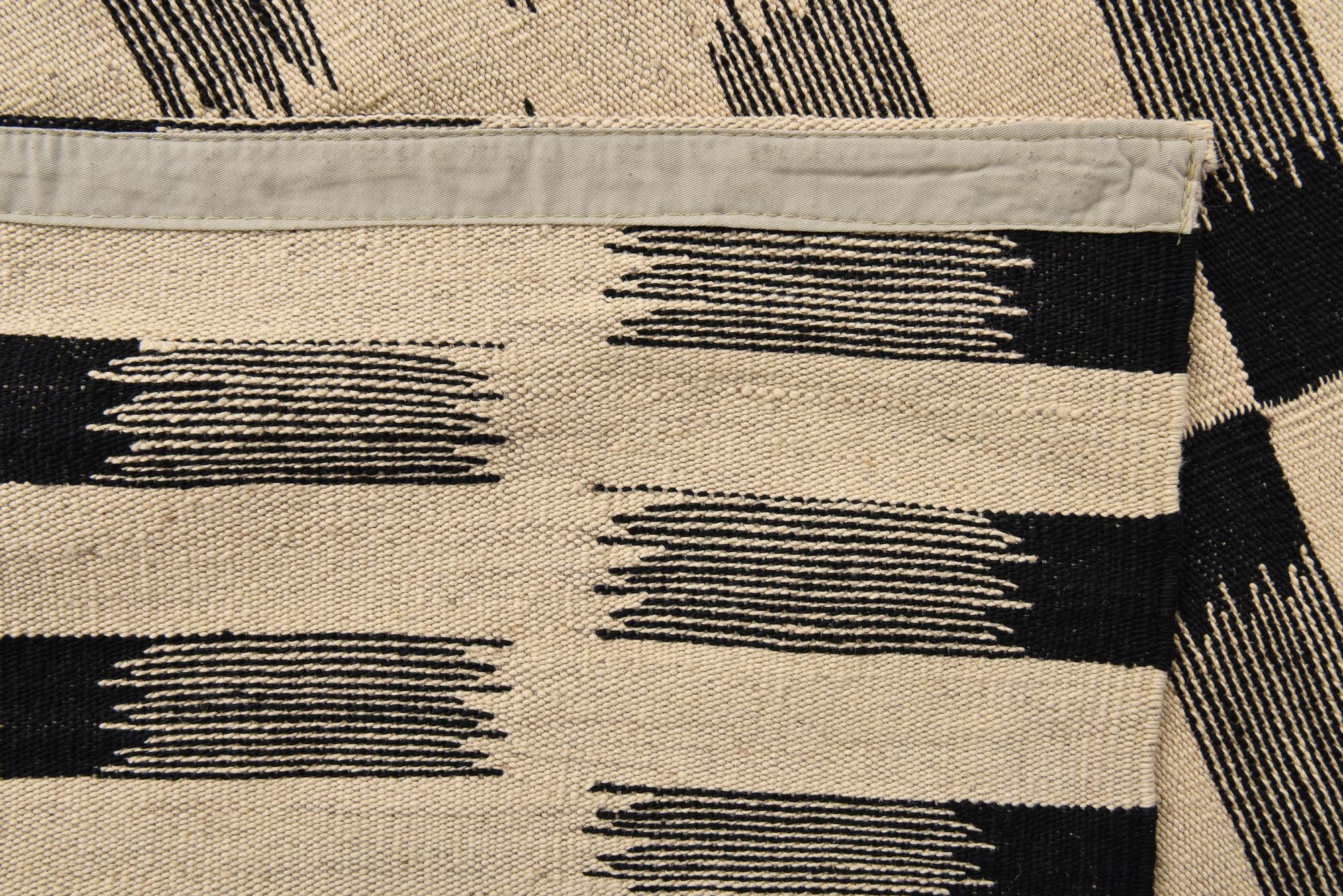 5' 9 x 7' 9 Hand Woven Kilim Modern Wool Rug