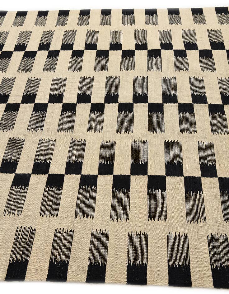 Detail image of 5' 8 x 7' 8  Hand Woven Kilim Modern Wool Rug