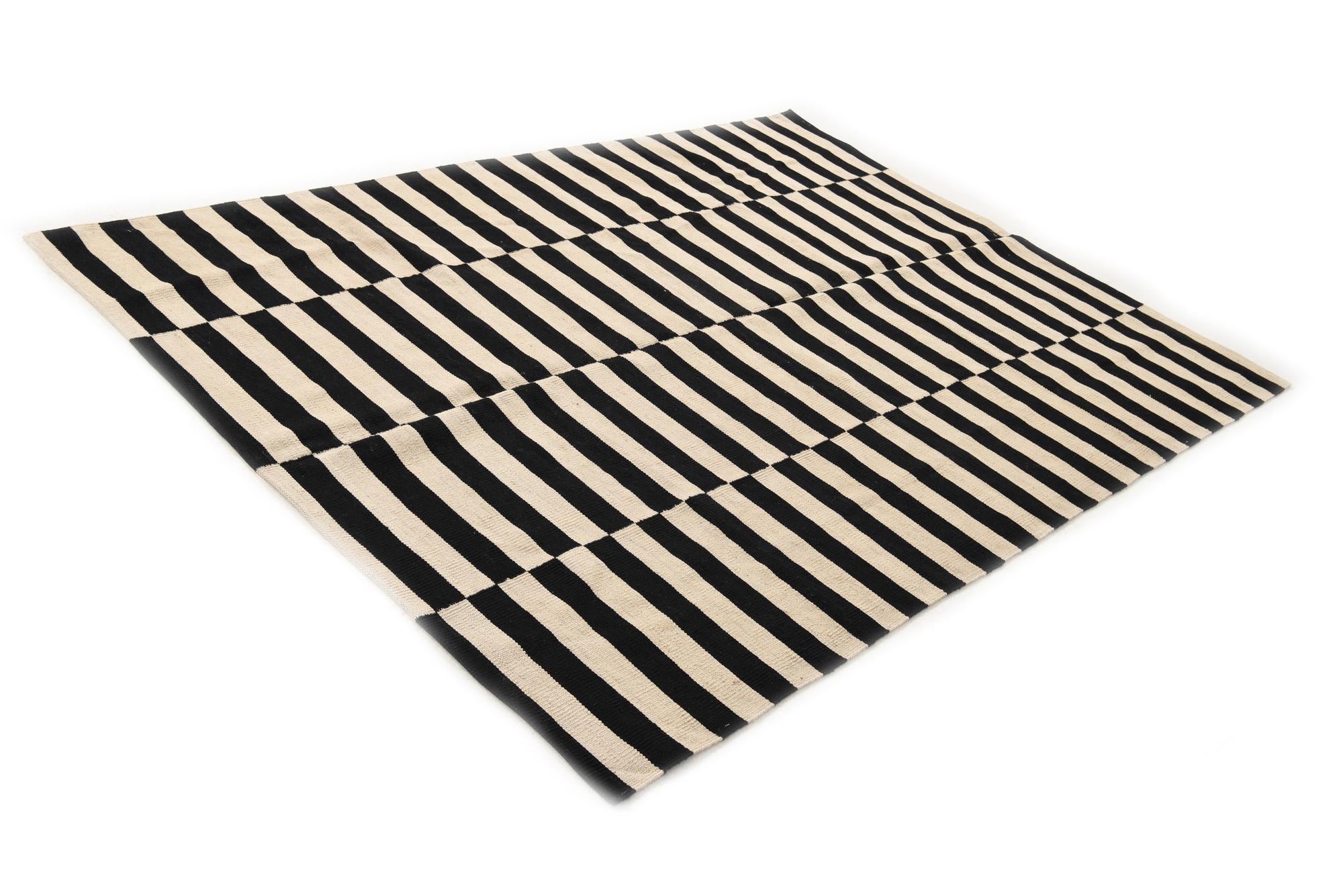 5' 7 x 7' 11 Hand Woven Kilim Modern Wool Rug
