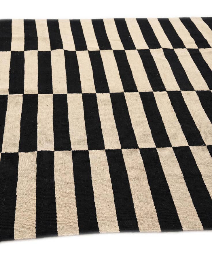 Detail image of 5' 7 x 7' 11  Hand Woven Kilim Modern Wool Rug