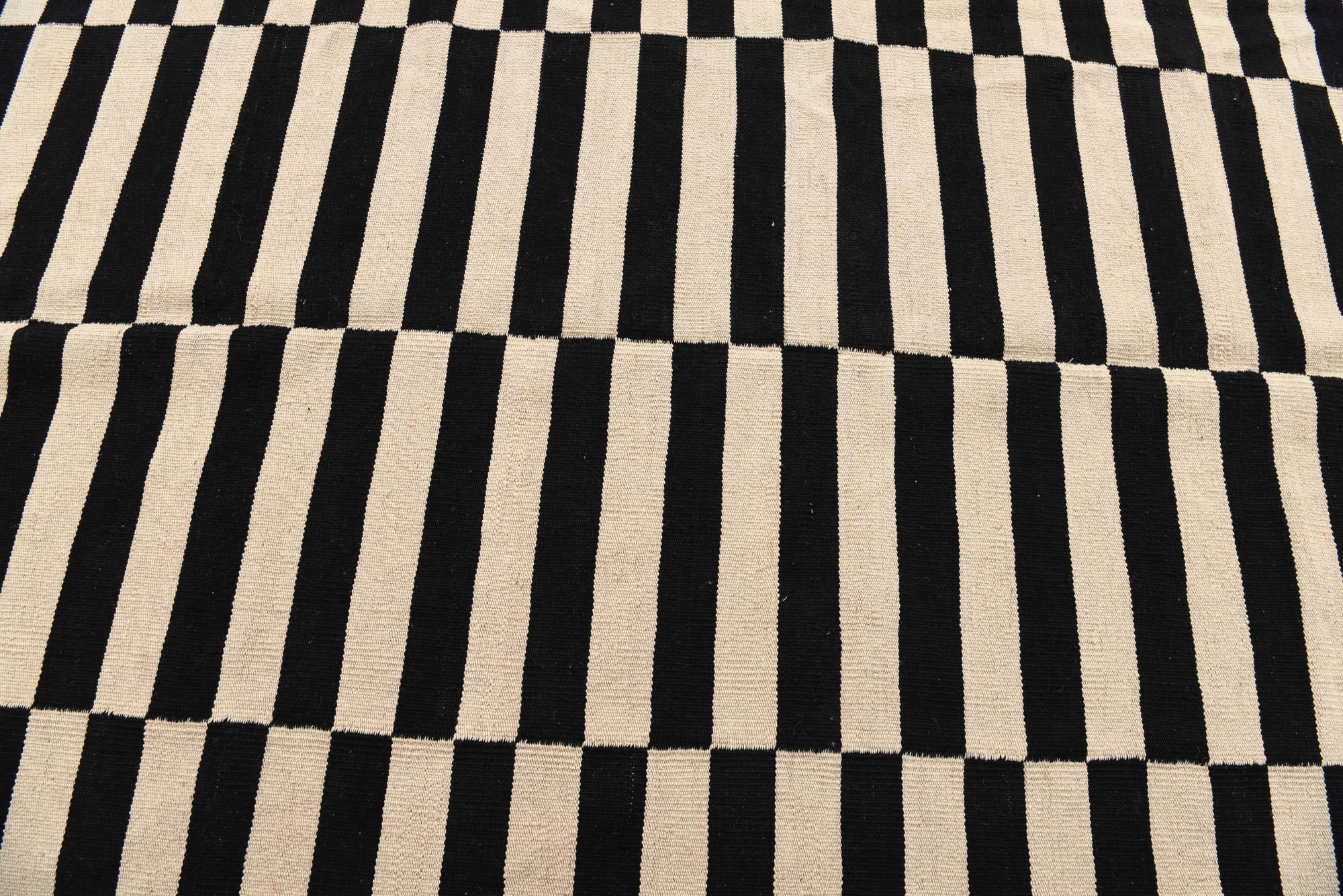 5' 7 x 7' 11 Hand Woven Kilim Modern Wool Rug