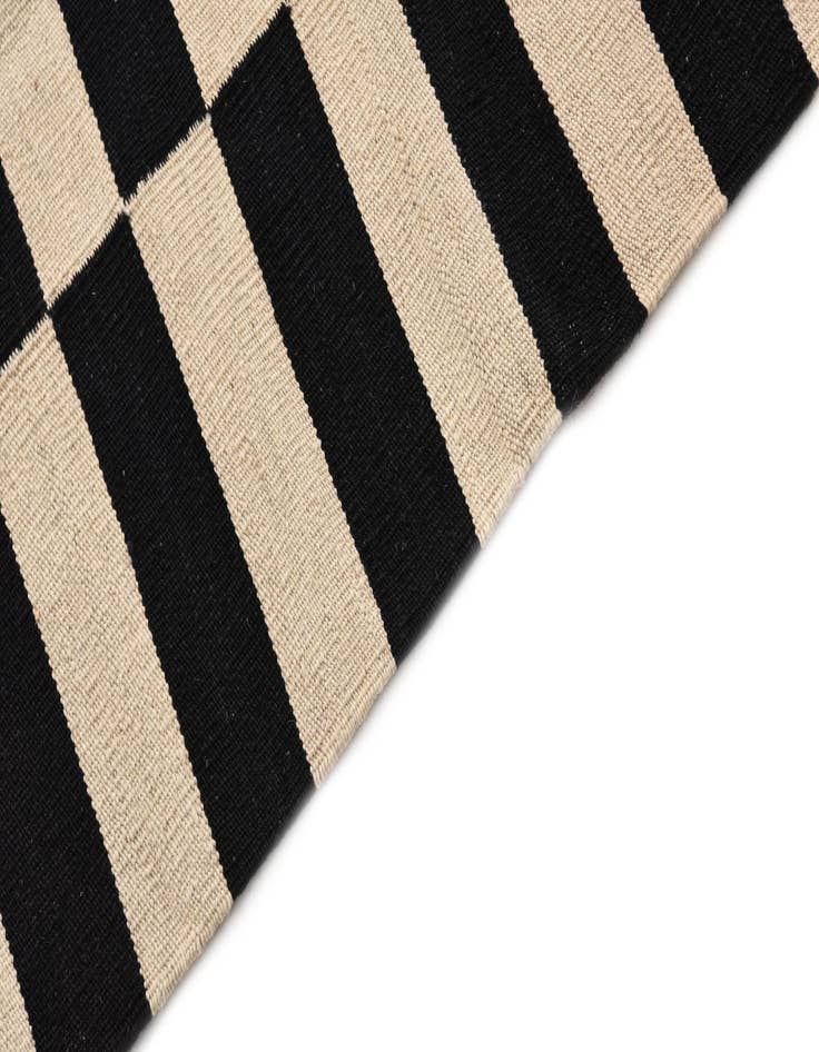 Detail image of 2' 7 x 3' 9  Hand Woven Kilim Modern Wool Rug