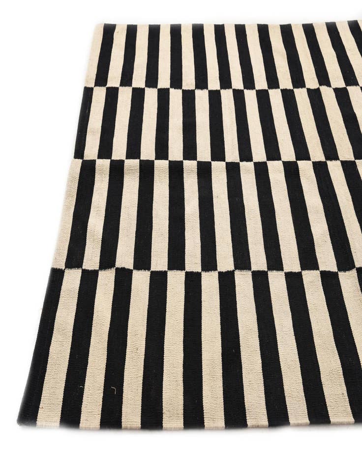 Detail image of 5' 7 x 7' 10  Hand Woven Kilim Modern Wool Rug