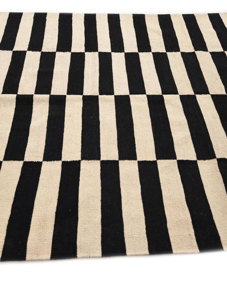 Detail image of 5' 7 x 7' 10  Hand Woven Kilim Modern Wool Rug