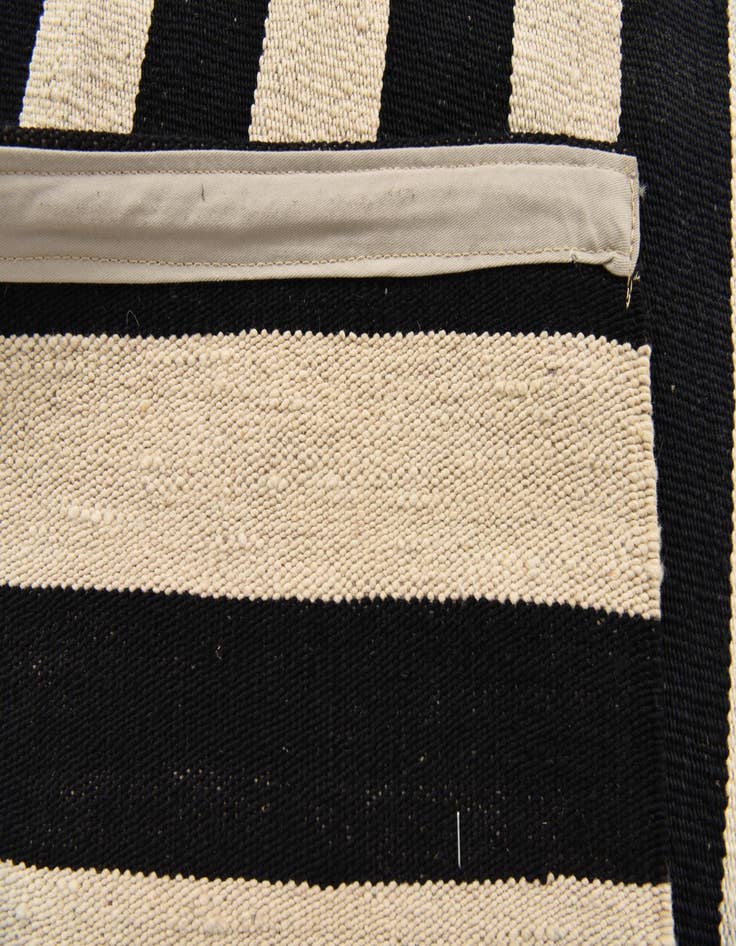 Detail image of 5' 7 x 7' 10  Hand Woven Kilim Modern Wool Rug
