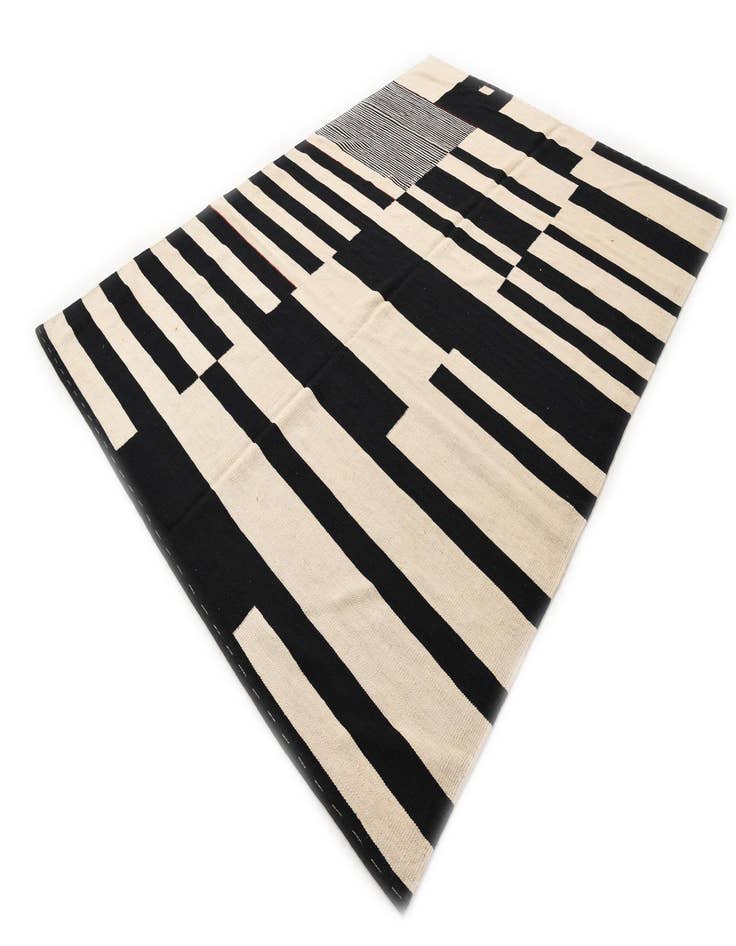 Detail image of 6' 7 x 9' 4 Hand Woven Kilim Modern Wool Rug