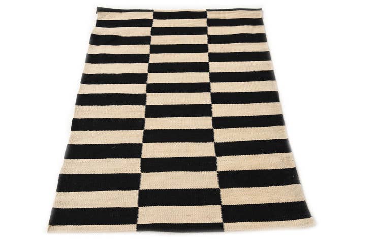 Detail image of 2' 7 x 3' 10 Hand Woven Kilim Modern Wool Rug