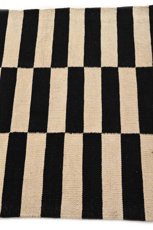 Detail image of 2' 7 x 3' 10 Hand Woven Kilim Modern Wool Rug