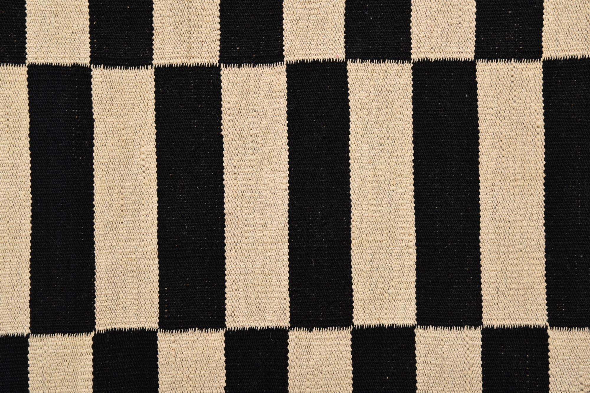 2' 7 x 3' 10 Hand Woven Kilim Modern Wool Rug