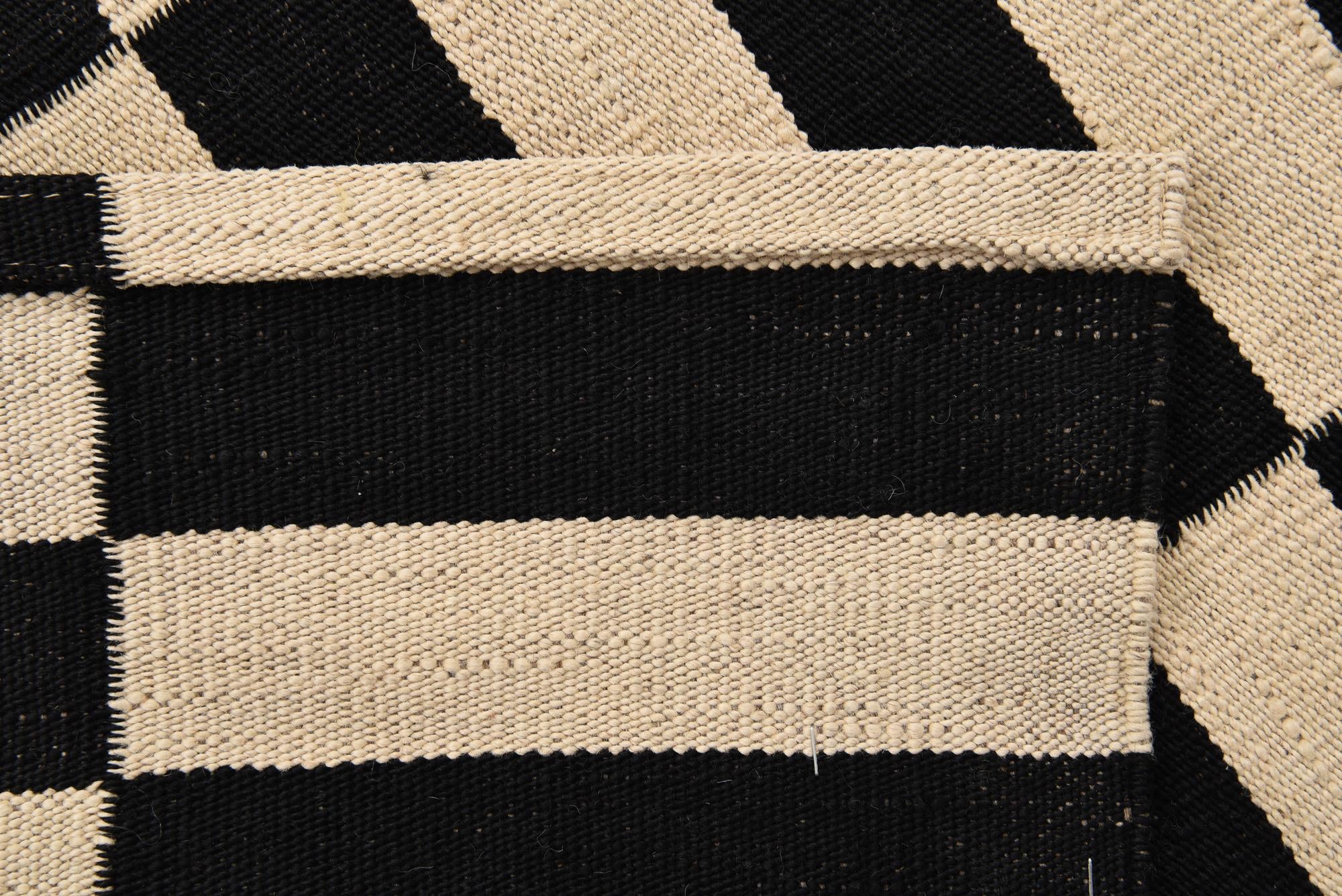 2' 7 x 3' 10 Hand Woven Kilim Modern Wool Rug