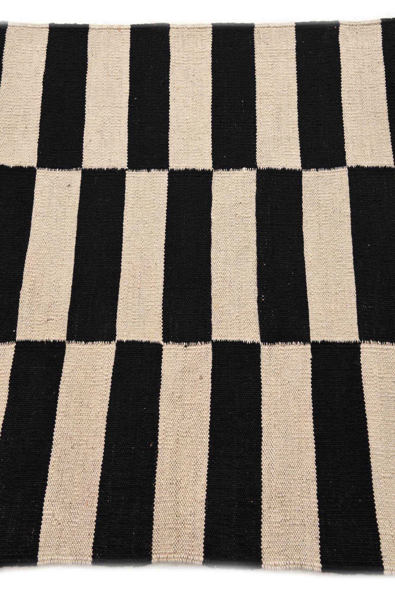 2' 8 x 3' 9 Hand Woven Kilim Modern Wool Rug