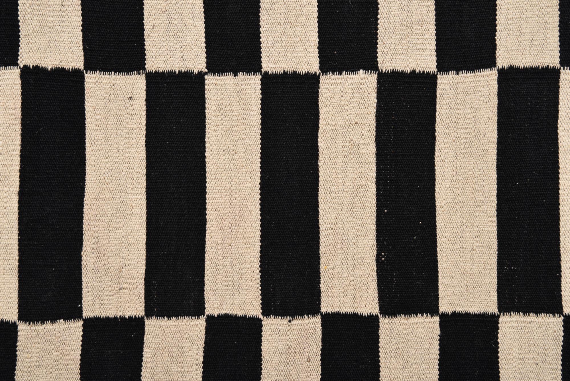 2' 8 x 3' 9 Hand Woven Kilim Modern Wool Rug