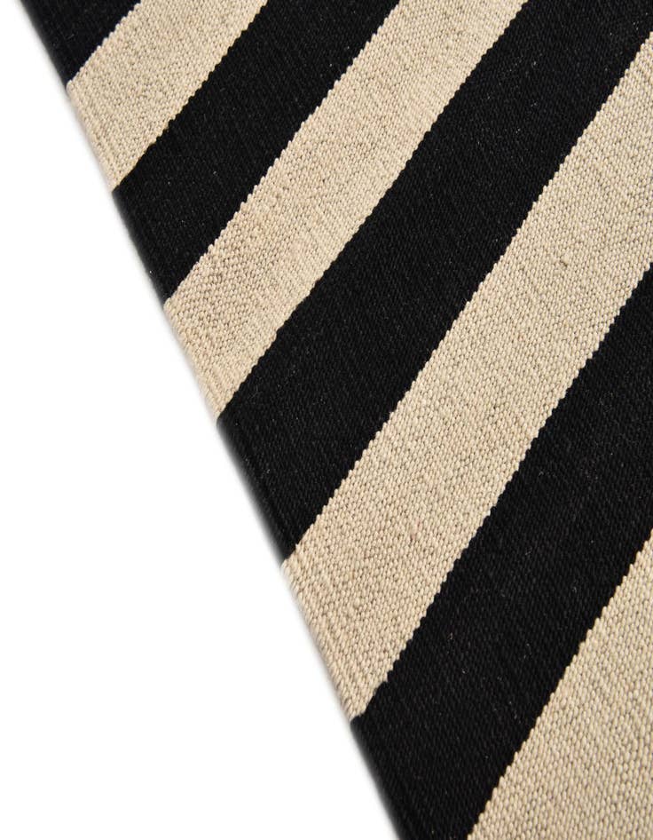 Detail image of 3' 5 x 4' 9  Hand Woven Kilim Modern Wool Rug