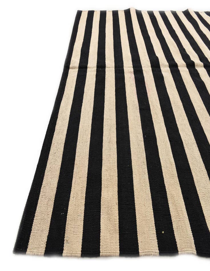 Detail image of 5' 9 x 7' 9  Hand Woven Kilim Modern Wool Rug