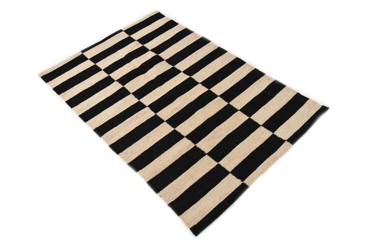 Detail image of 2' 6 x 3' 9 Hand Woven Kilim Modern Wool Rug