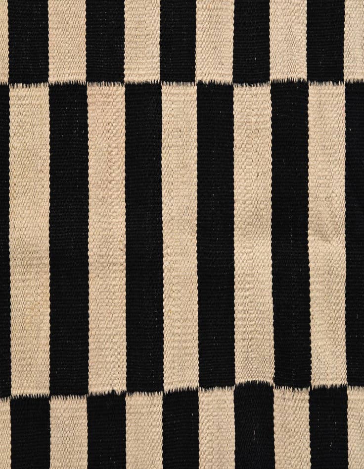 Detail image of 2' 6 x 3' 9  Hand Woven Kilim Modern Wool Rug