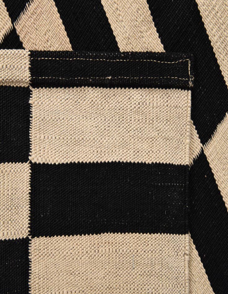 Detail image of 2' 6 x 3' 9  Hand Woven Kilim Modern Wool Rug
