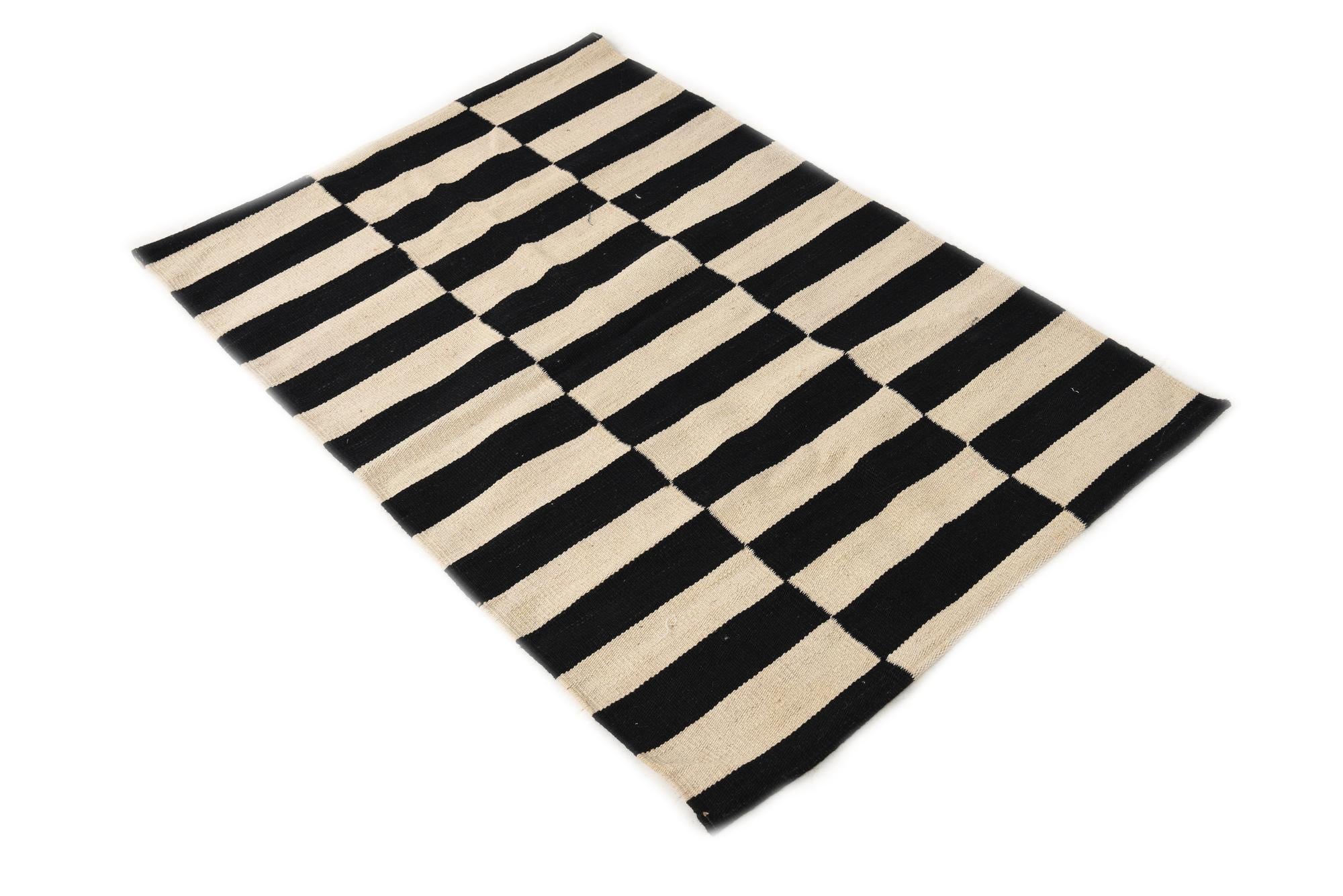 2' 6 x 3' 10 Hand Woven Kilim Modern Wool Rug