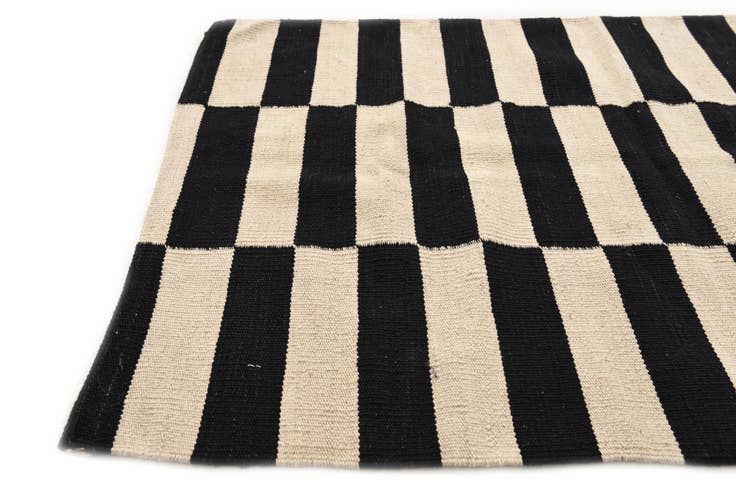 Detail image of 2' 6 x 3' 10 Hand Woven Kilim Modern Wool Rug