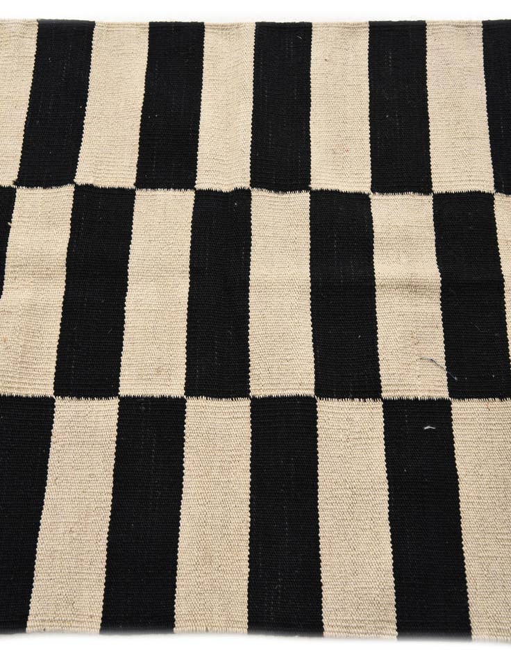 Detail image of 2' 6 x 3' 10  Hand Woven Kilim Modern Wool Rug