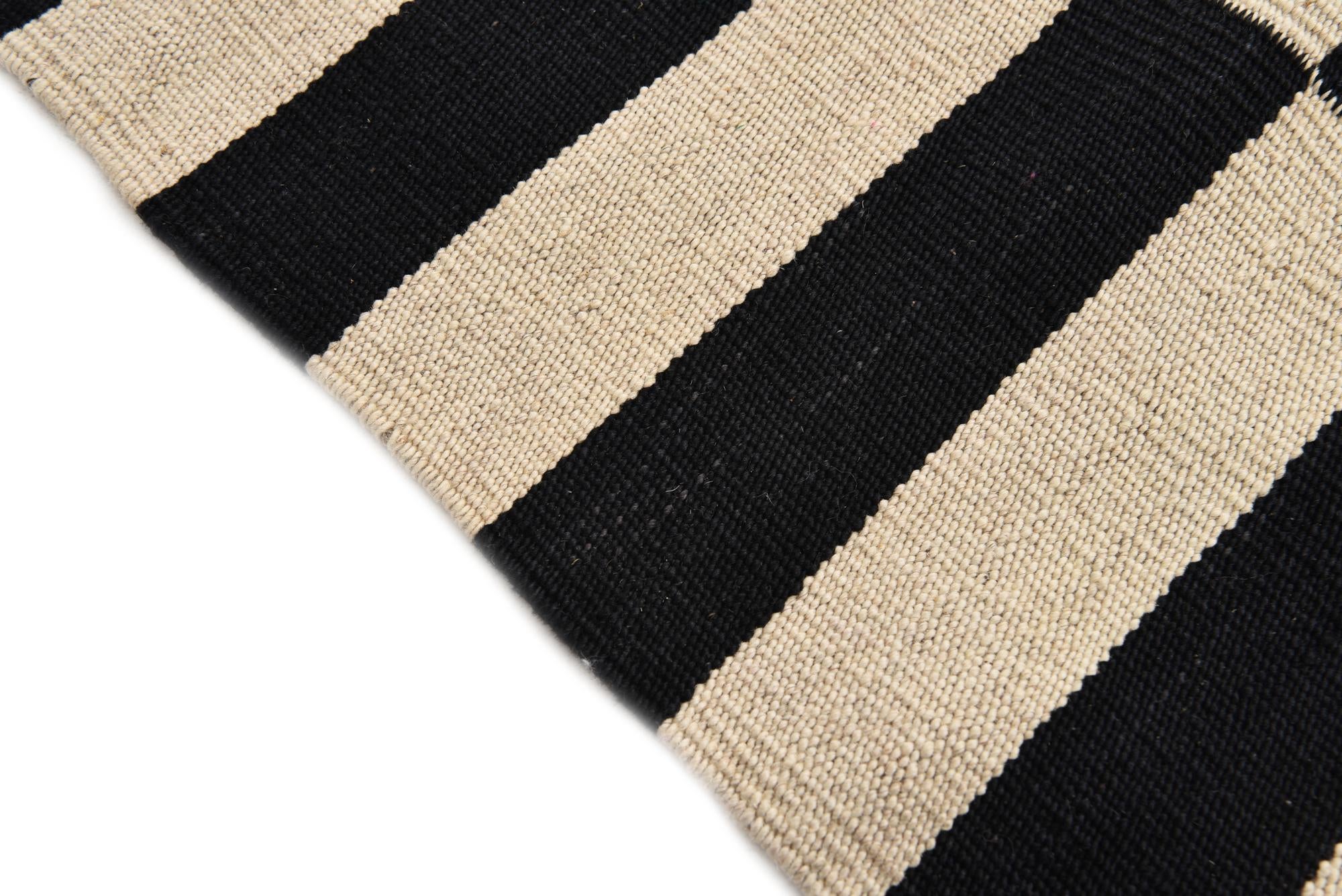2' 6 x 3' 10 Hand Woven Kilim Modern Wool Rug