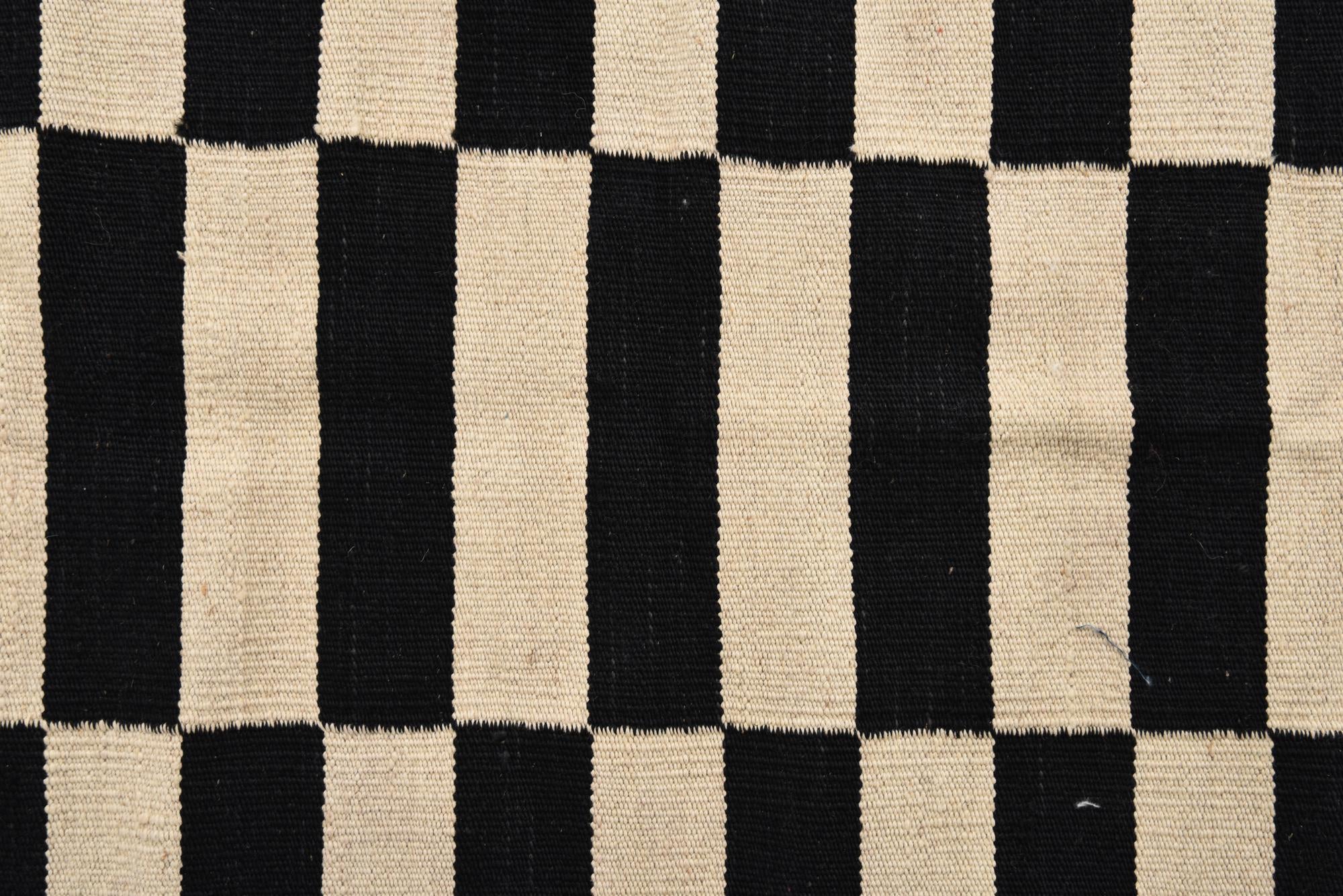 2' 6 x 3' 10 Hand Woven Kilim Modern Wool Rug