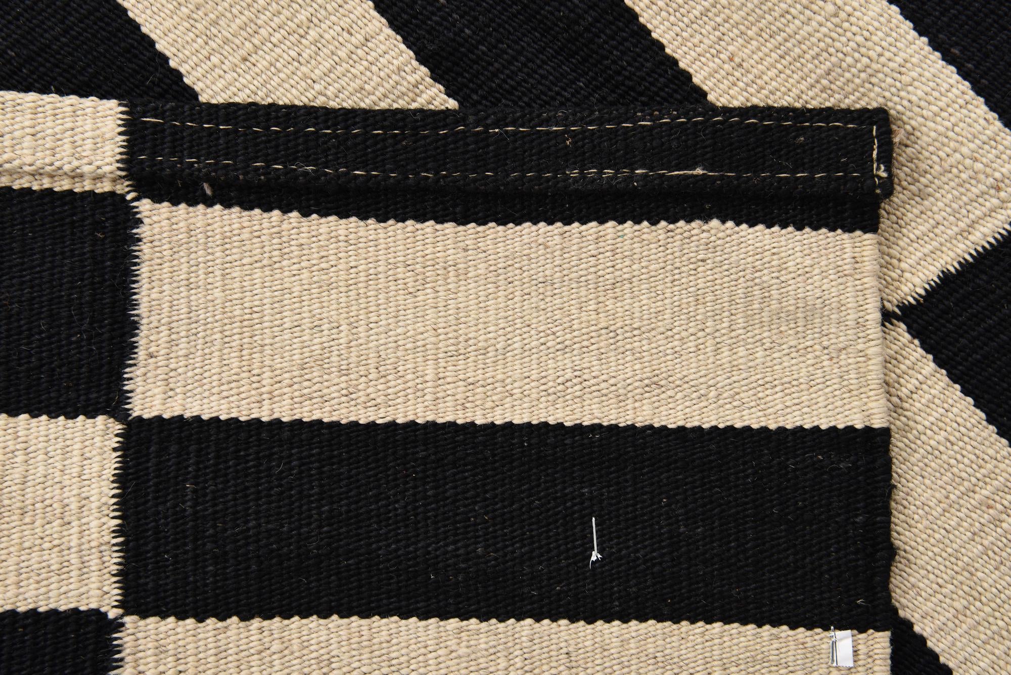 2' 6 x 3' 10 Hand Woven Kilim Modern Wool Rug