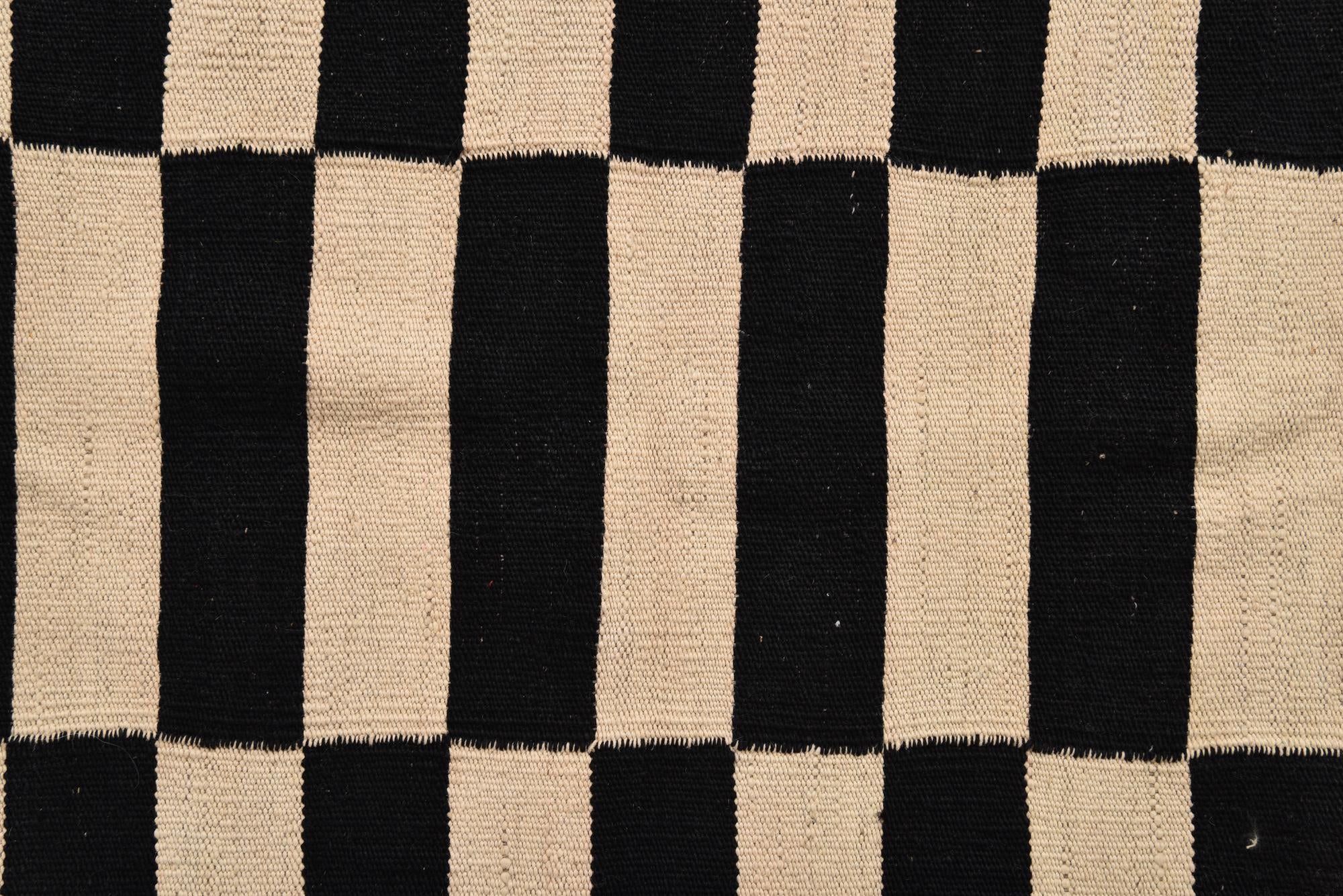 2' 8 x 3' 10 Hand Woven Kilim Modern Wool Rug