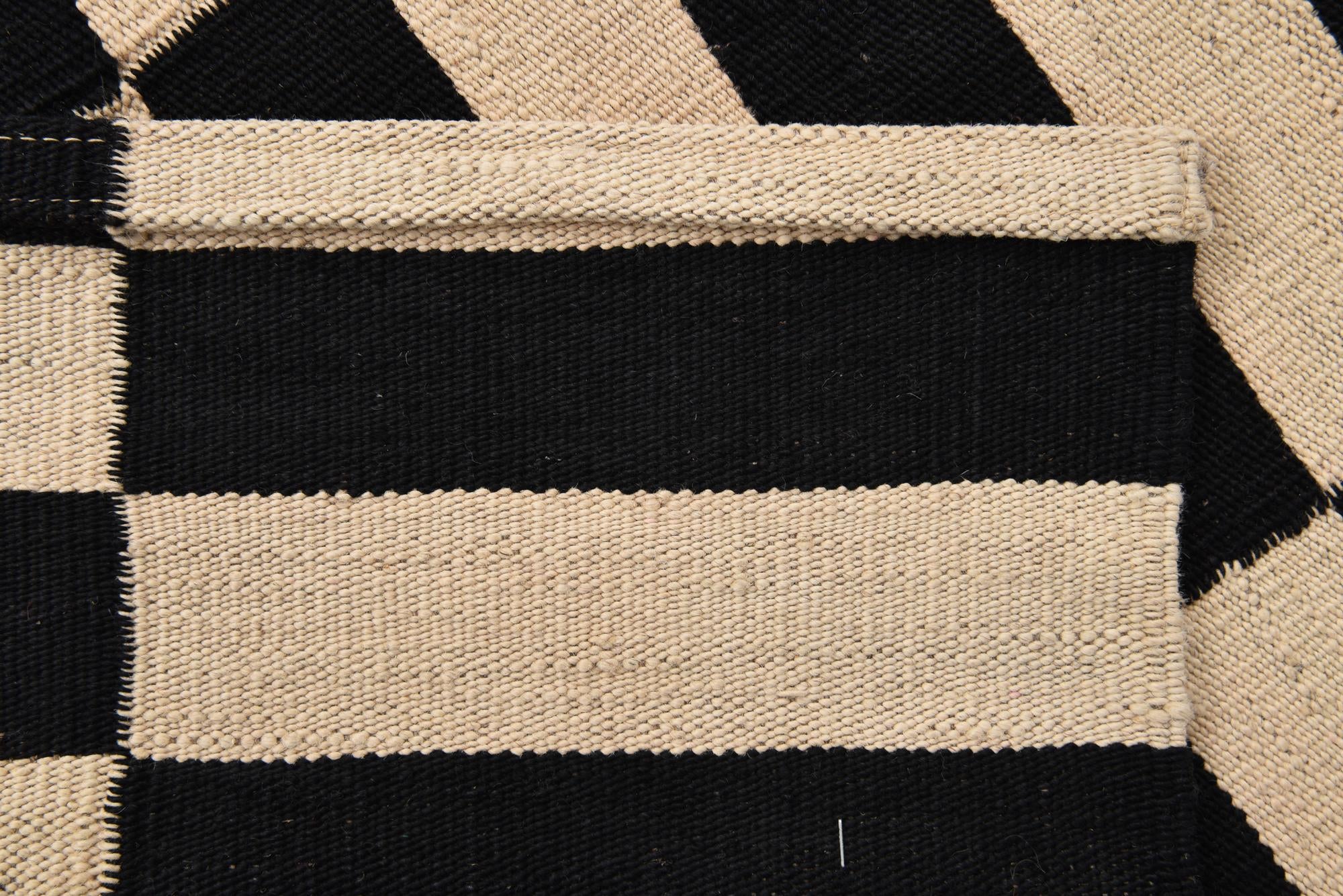 2' 8 x 3' 10 Hand Woven Kilim Modern Wool Rug