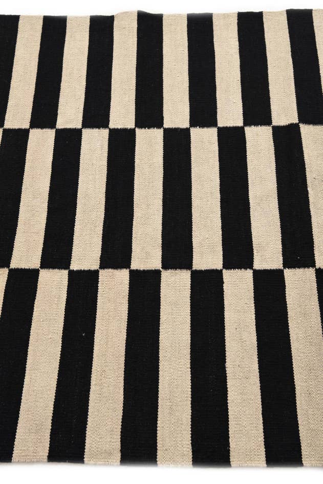 Detail image of 3' 7 x 4' 9 Hand Woven Kilim Modern Wool Rug