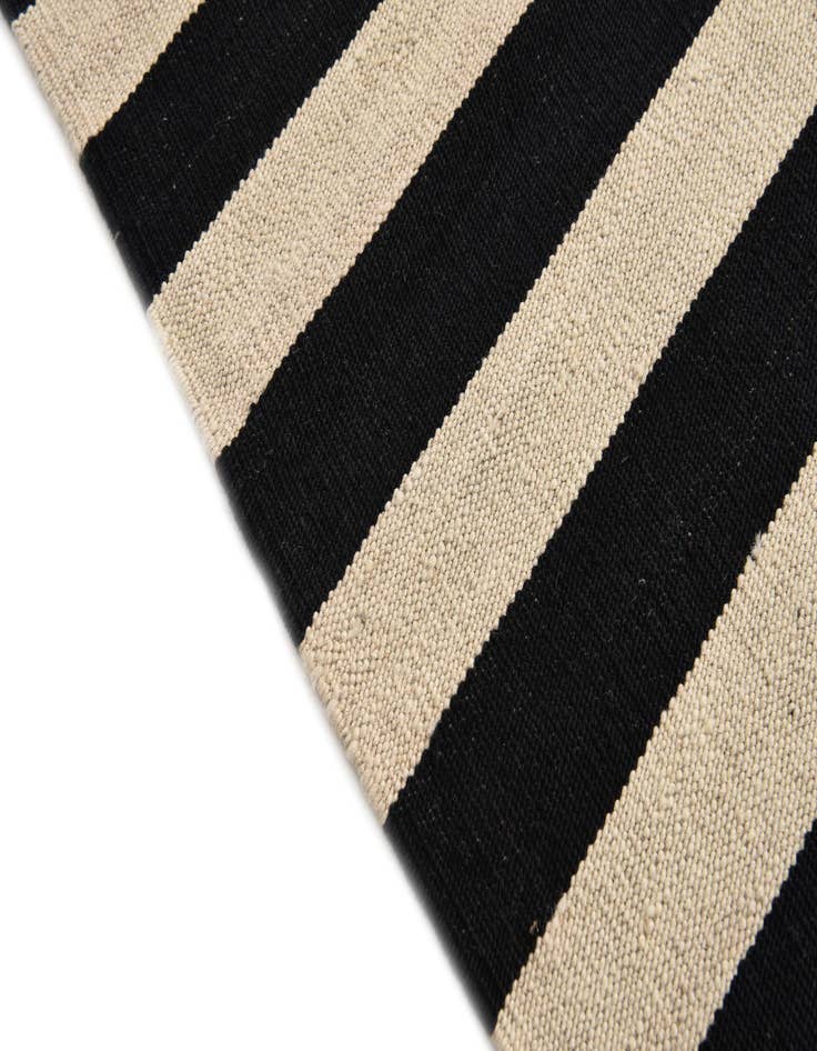 Detail image of 3' 7 x 4' 9  Hand Woven Kilim Modern Wool Rug