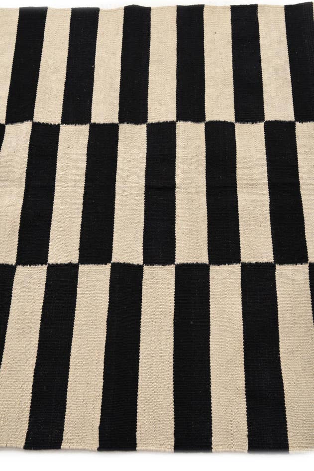 Detail image of 3' 4 x 4' 10 Hand Woven Kilim Modern Wool Rug