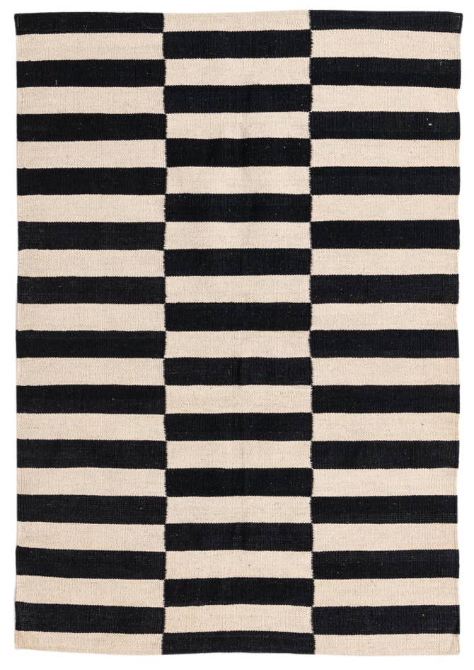Detail image of 3' 4 x 4' 10 Hand Woven Kilim Modern Wool Rug