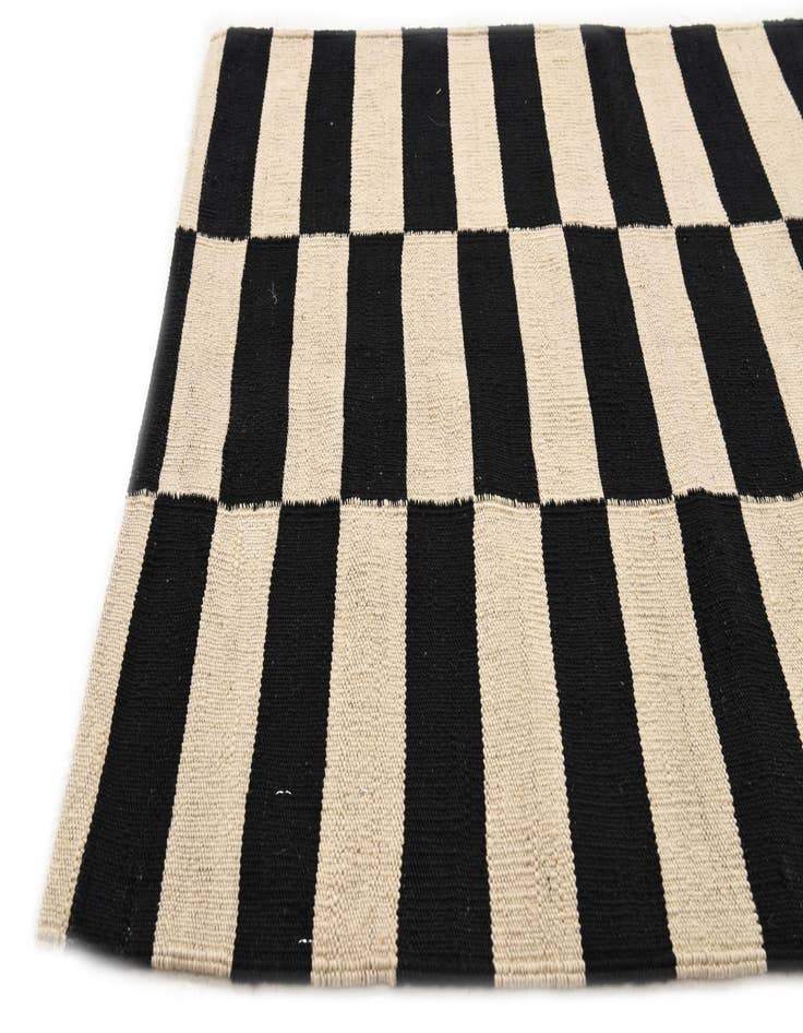 Detail image of 2' 9 x 3' 9  Hand Woven Kilim Modern Wool Rug